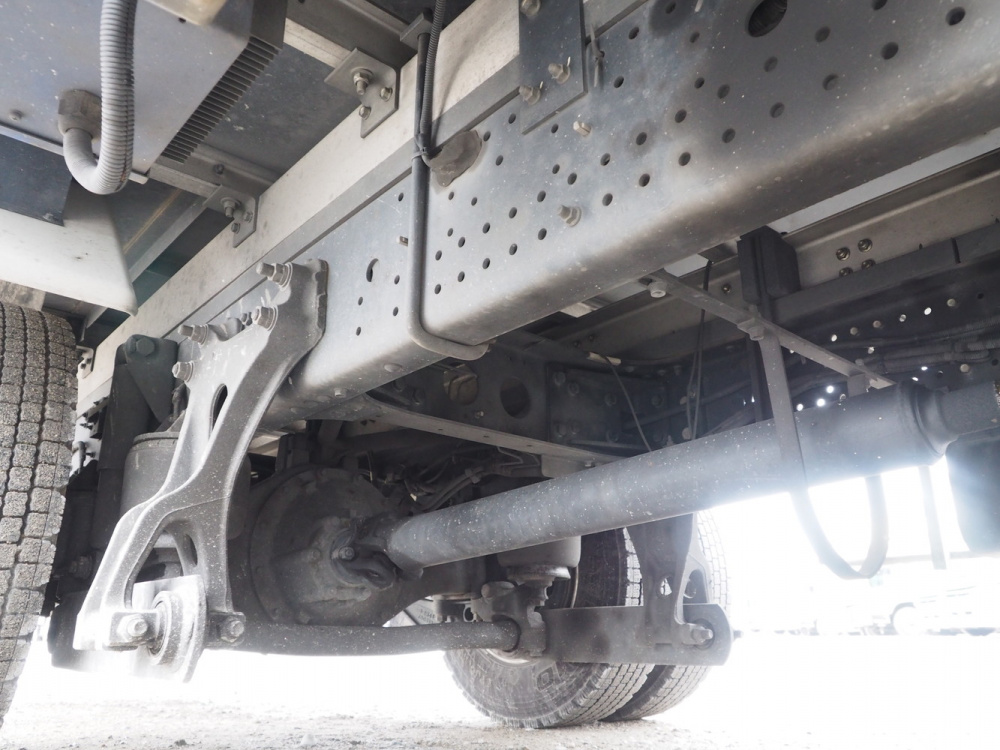 いすゞ フォワード 冷凍バン 中型 TKG-FRR90T2 年式 H27[写真50]