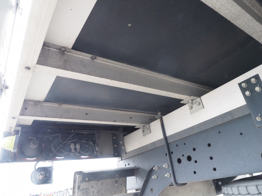 いすゞ フォワード 冷凍バン 中型 TKG-FRR90T2 年式 H27[写真54]