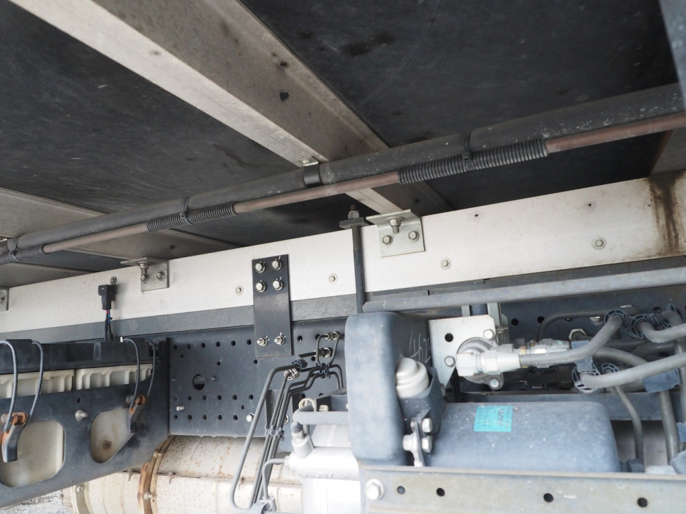 いすゞ フォワード 冷凍バン 中型 TKG-FRR90T2 年式 H27[写真61]