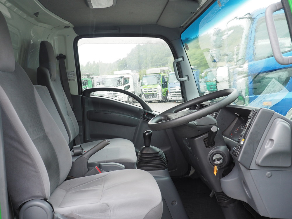 いすゞ エルフ ウイング車 小型 TRG-NPR85AN 年式 H27[写真32]