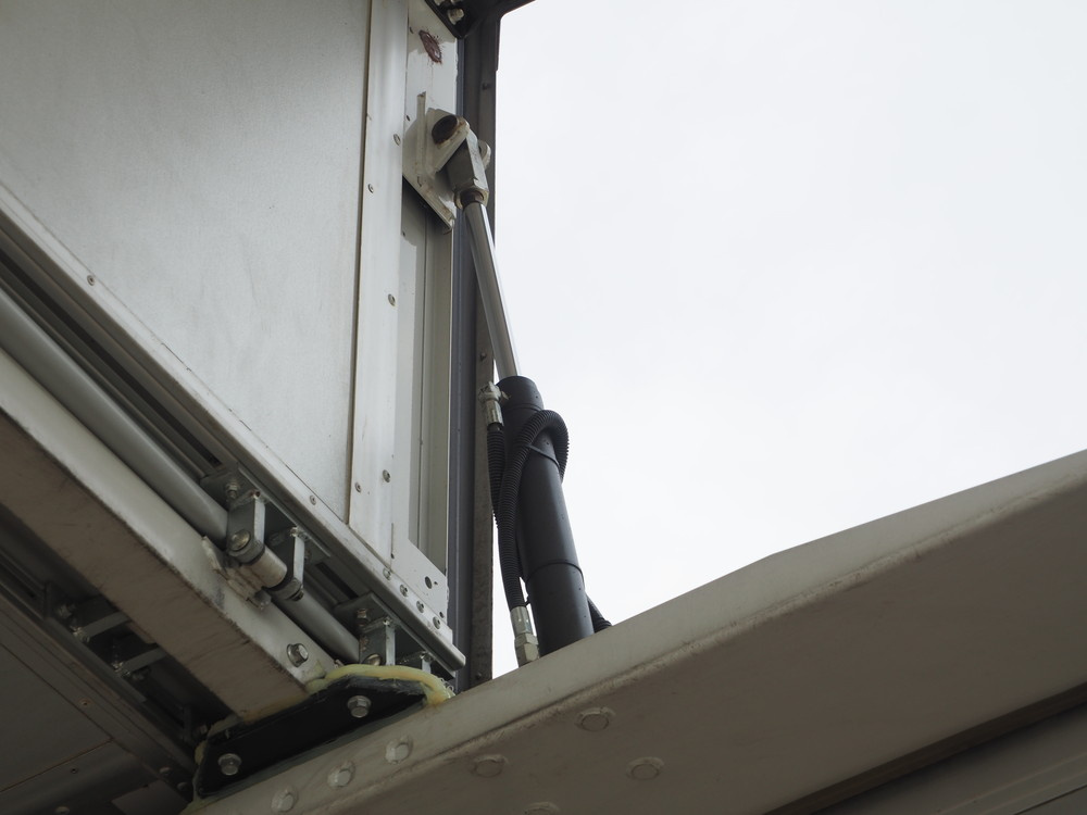 三菱ふそう スーパーグレート ウイング車 大型 QKG-FS54VZ 年式 H24[写真20]