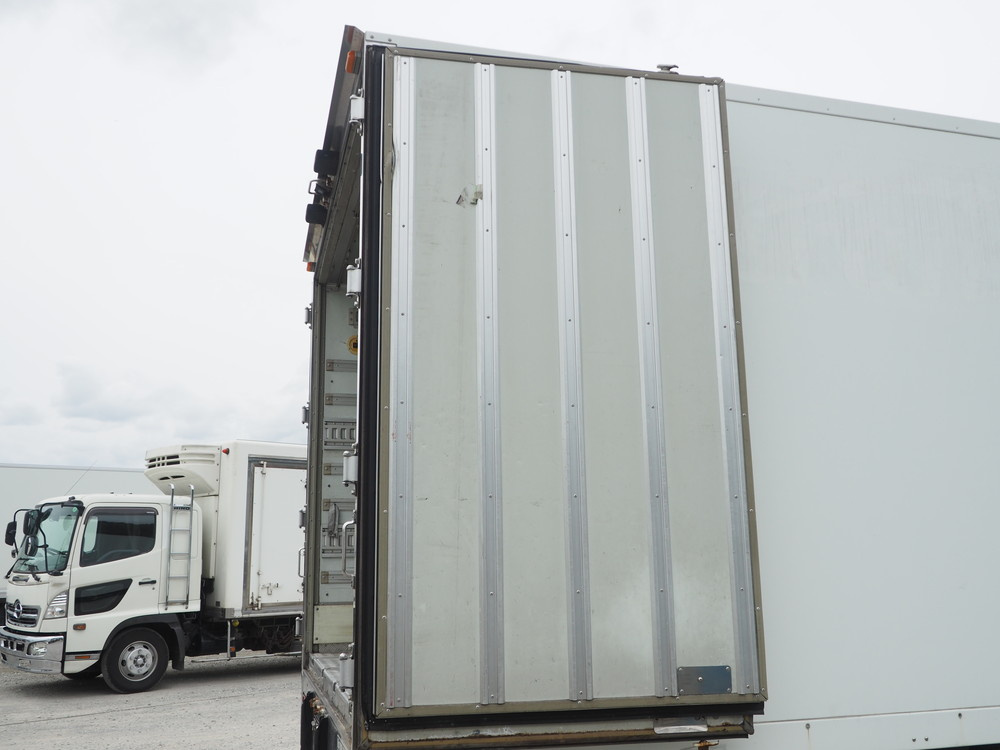 いすゞ フォワード 冷凍バン 中型 PKG-FRR90T2 年式 H21[写真23]