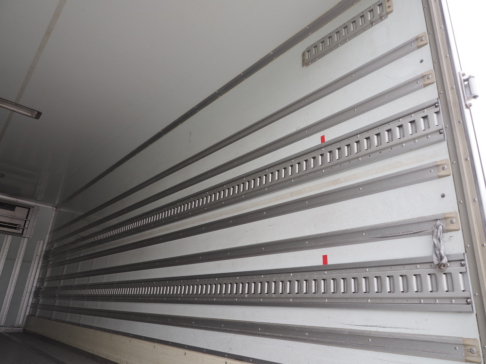 いすゞ フォワード 冷凍バン 中型 PKG-FRR90T2 年式 H21[写真19]