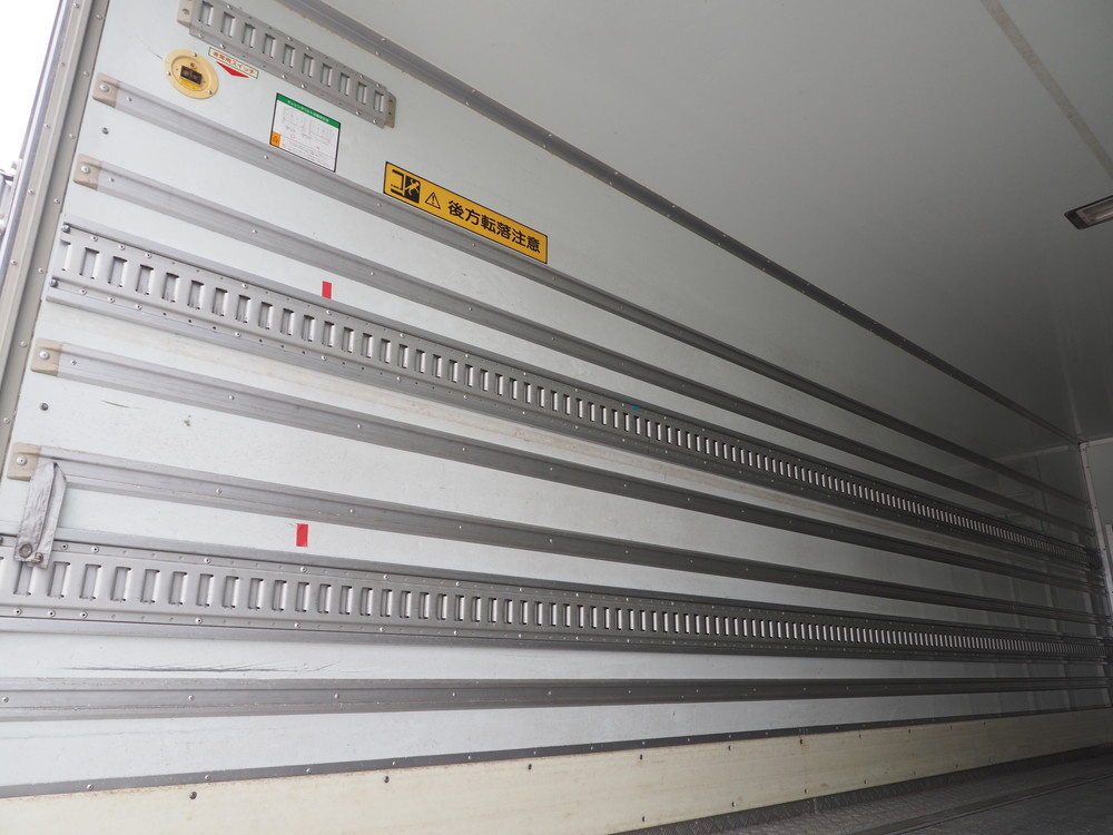 いすゞ フォワード 冷凍バン 中型 PKG-FRR90T2 年式 H21[写真18]