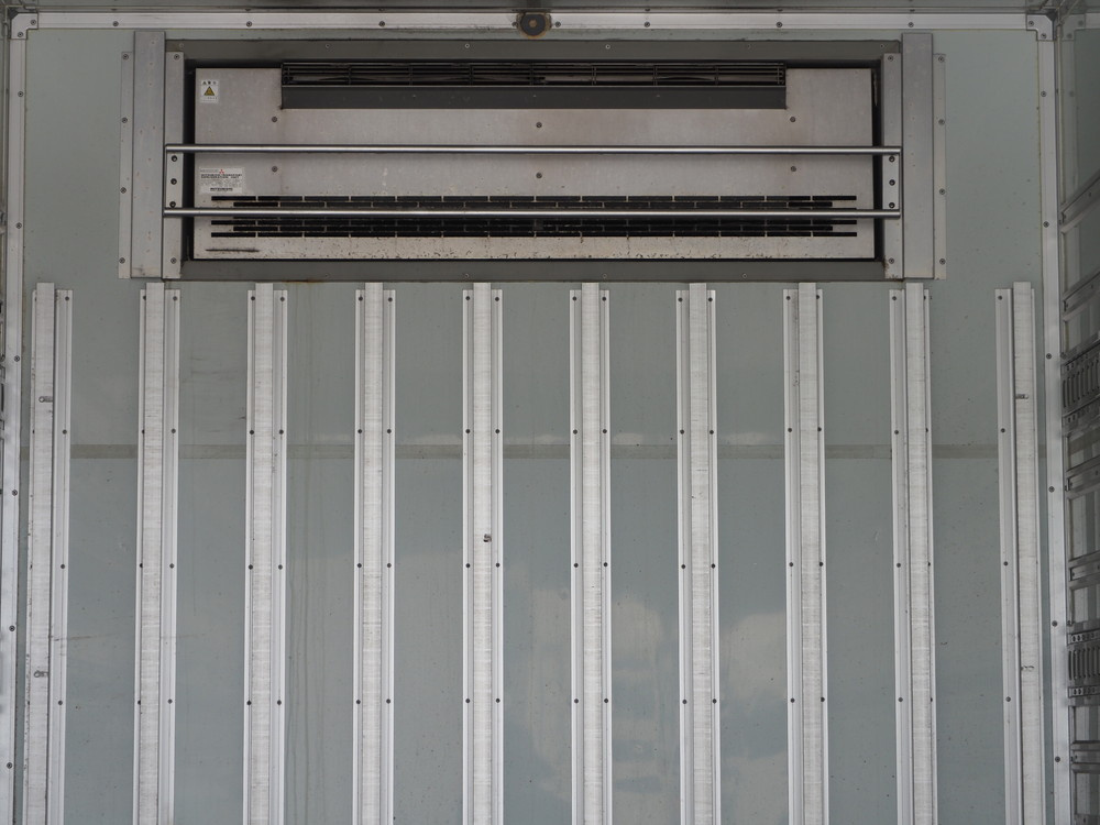 いすゞ フォワード 冷凍バン 中型 PKG-FRR90T2 年式 H21[写真16]