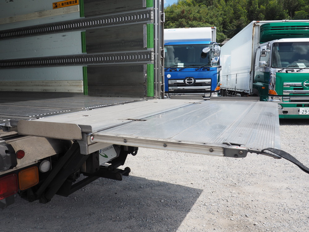 いすゞ ギガ 冷凍バン 大型 QKG-CYJ77A 年式 H27[写真28]