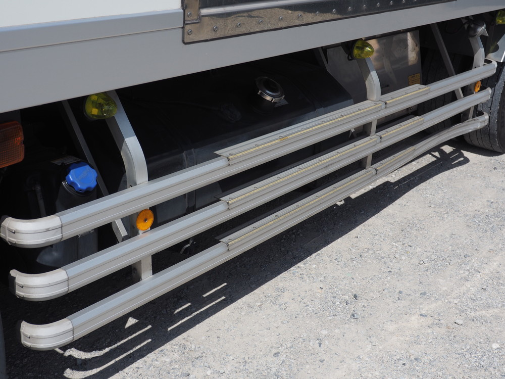 いすゞ ギガ 冷凍バン 大型 QKG-CYJ77A 年式 H27[写真14]