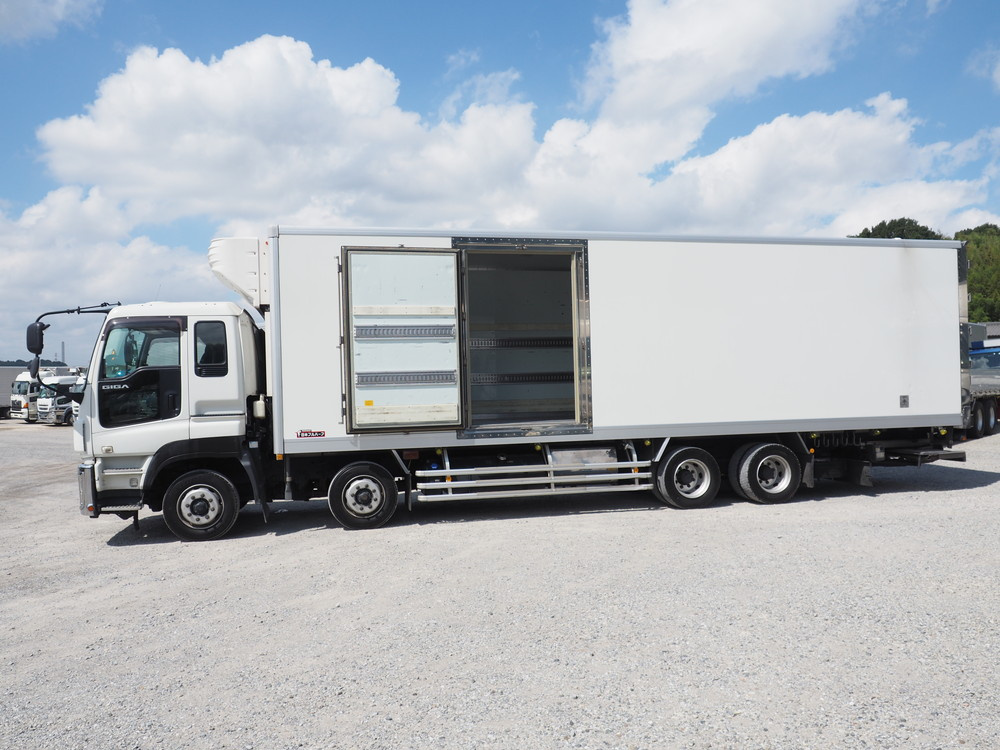 いすゞ ギガ 冷凍バン 大型 QKG-CYJ77A 年式 H27[写真15]