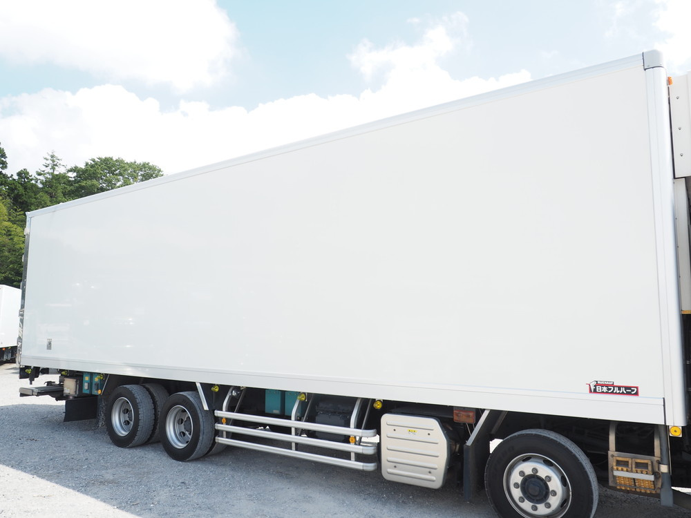 いすゞ ギガ 冷凍バン 大型 QKG-CYJ77A 年式 H27[写真10]