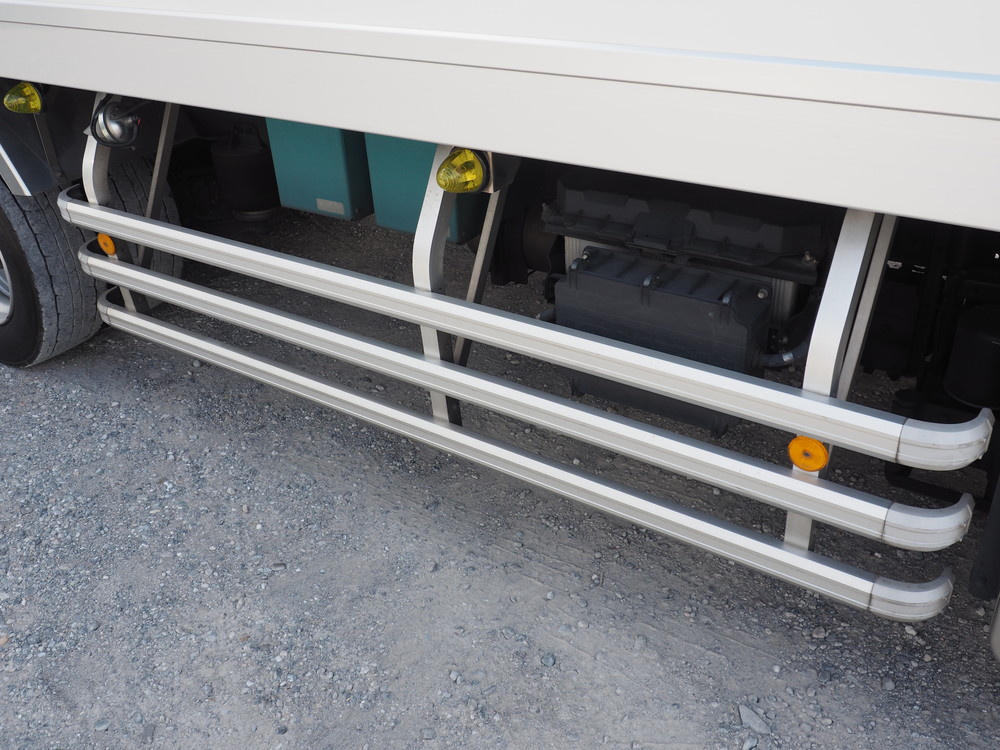 いすゞ ギガ 冷凍バン 大型 QKG-CYJ77A 年式 H27[写真11]