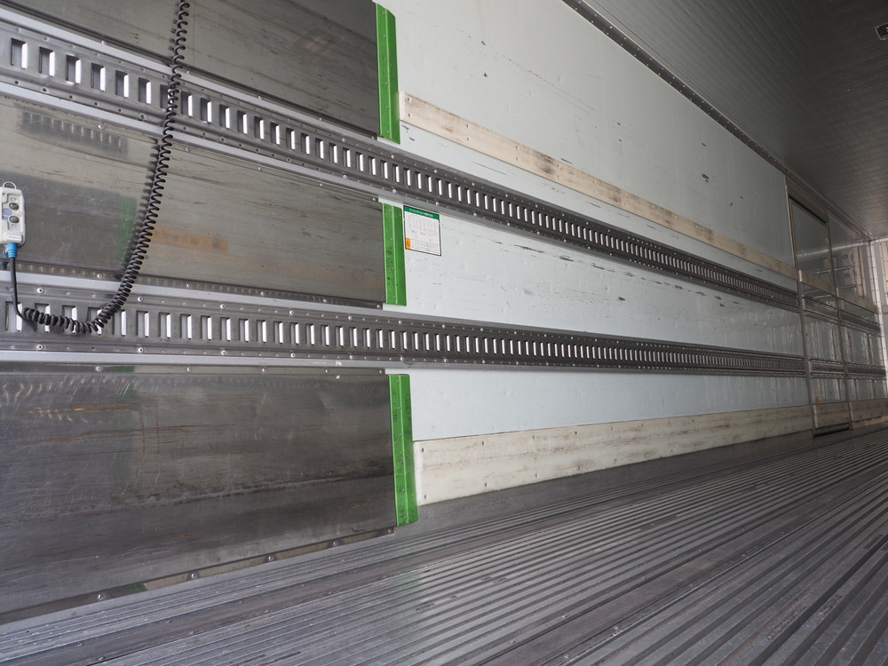 いすゞ ギガ 冷凍バン 大型 QKG-CYJ77A 年式 H27[写真21]