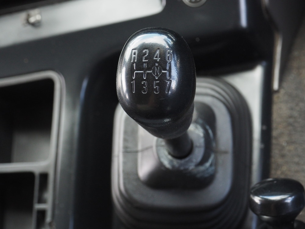 いすゞ ギガ 冷凍バン 大型 QKG-CYJ77A 年式 H27[写真34]