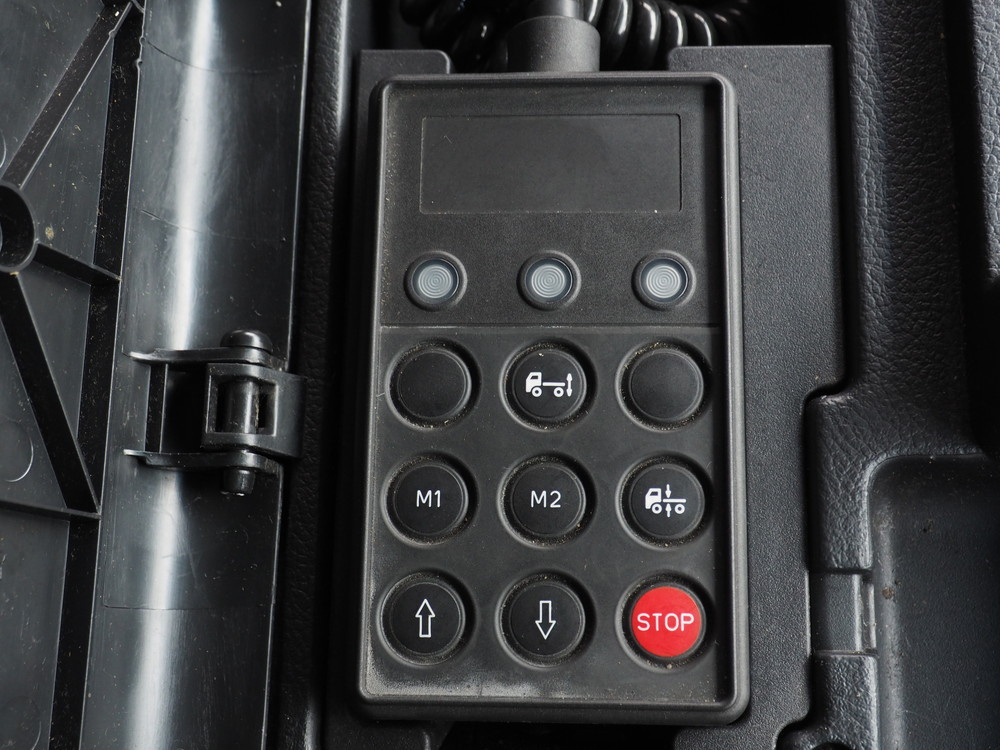 日野 グランドプロフィア ウイング車 大型 QPG-FW1EXEG 年式 H26[写真24]