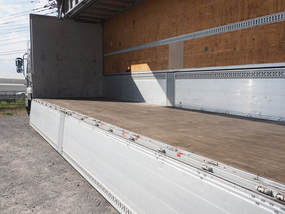 いすゞ ギガ ウイング車 大型 LKG-CYJ77A 年式 H24[写真18]