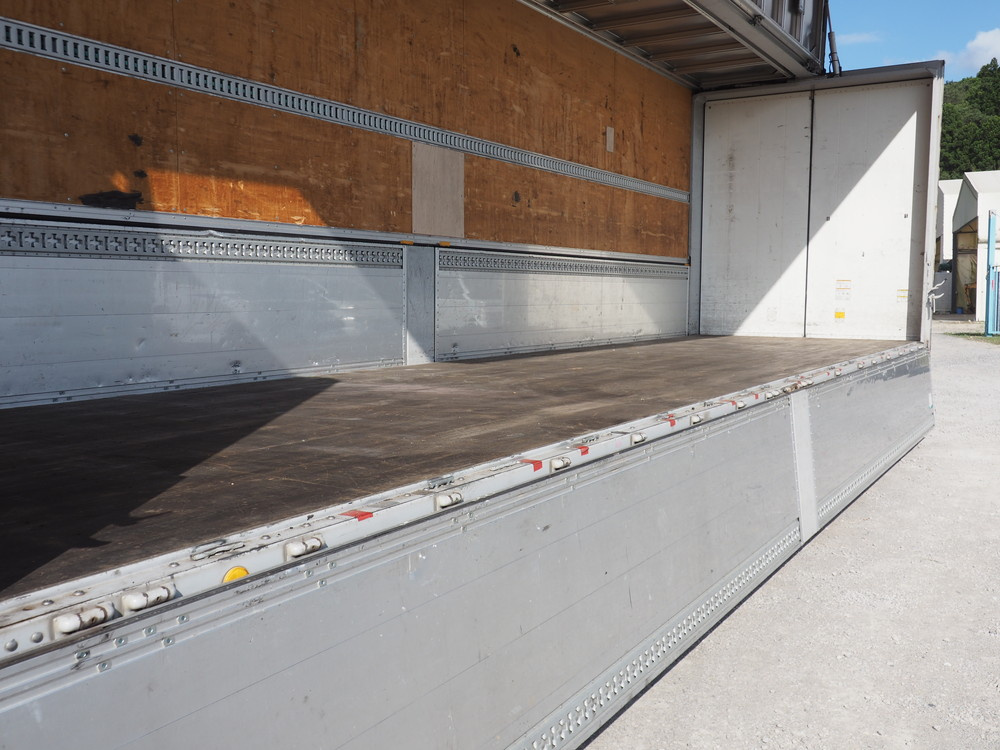 いすゞ ギガ ウイング車 大型 LKG-CYJ77A 年式 H24[写真19]