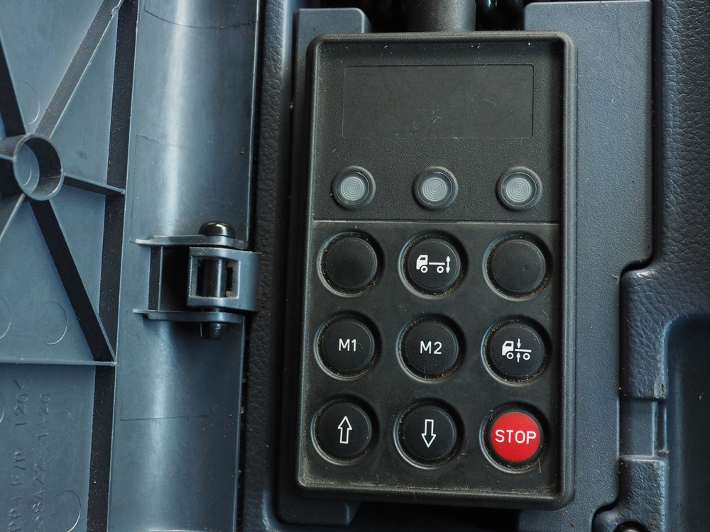 日野 グランドプロフィア ウイング車 大型 BKG-FW1EZYG 年式 H19[写真43]