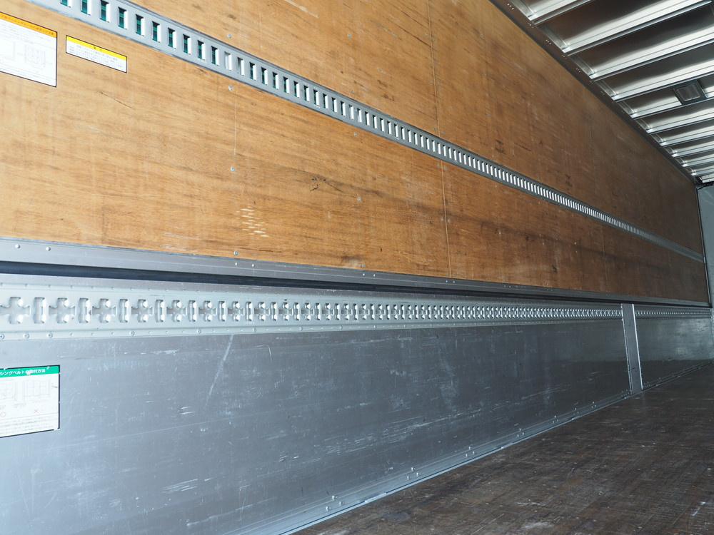 いすゞ ギガ ウイング車 大型 QKG-CYJ77A 年式 H27[写真28]