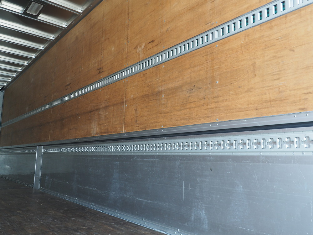 いすゞ ギガ ウイング車 大型 QKG-CYJ77A 年式 H27[写真29]