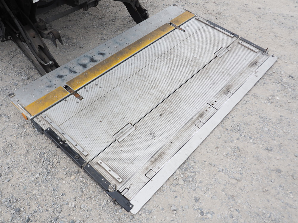 いすゞ エルフ 冷凍バン 小型 SKG-NPR85AN 年式 H24[写真15]