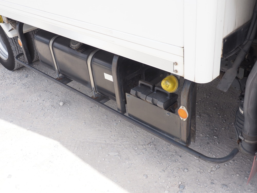 いすゞ エルフ 冷凍バン 小型 SKG-NPR85AN 年式 H23[写真10]