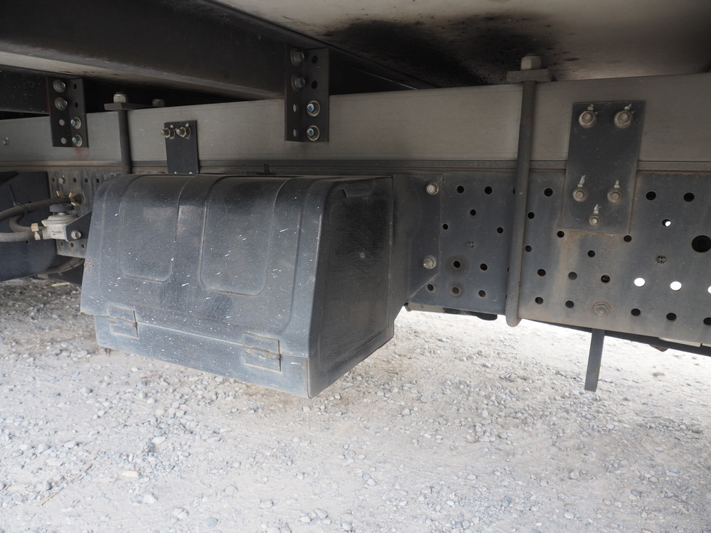 いすゞ エルフ 冷凍バン 小型 SKG-NPR85AN 年式 H23[写真40]