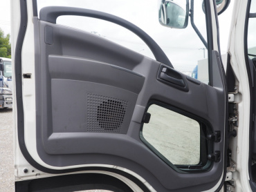 いすゞ フォワード 冷凍バン 中型 TKG-FRR90T2 年式 H27 [写真41]