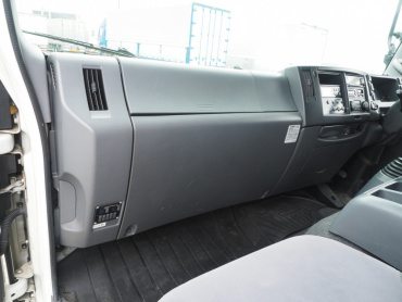 いすゞ フォワード 冷凍バン 中型 TKG-FRR90T2 年式 H27 [写真43]