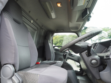 いすゞ フォワード 冷凍バン 中型 TKG-FRR90T2 年式 H27 [写真29]