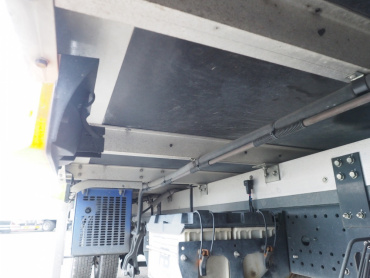 いすゞ フォワード 冷凍バン 中型 TKG-FRR90T2 年式 H27 [写真60]