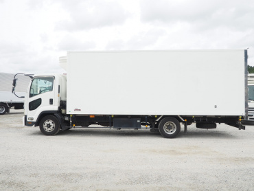 いすゞ フォワード 冷凍バン 中型 PKG-FRR90T2 年式 H21 [写真11]