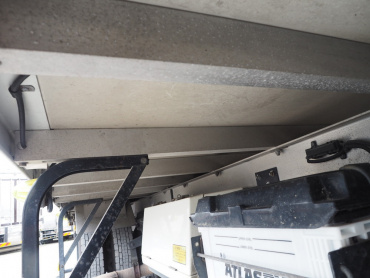 いすゞ フォワード 冷凍バン 中型 PKG-FRR90T2 年式 H21 [写真52]