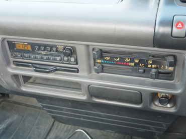 いすゞ エルフ 平ボディ 小型 KK-NPR66LR 年式 H11 [写真26]