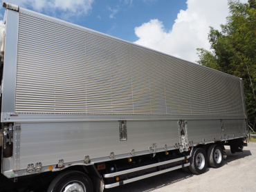 いすゞ ギガ 冷凍ウイング 大型 QKG-CYJ77A 年式 H25[写真15]