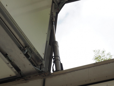 いすゞ ギガ 冷凍ウイング 大型 QKG-CYJ77A 年式 H25[写真20]