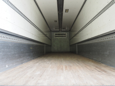 いすゞ ギガ 冷凍ウイング 大型 QKG-CYJ77A 年式 H25[写真28]