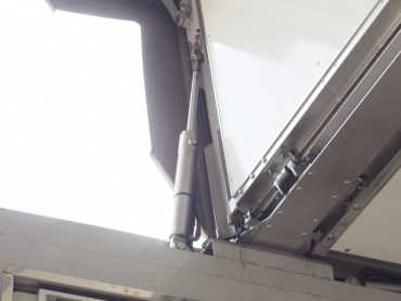 いすゞ ギガ 冷凍ウイング 大型 QKG-CYJ77A 年式 H25[写真19]