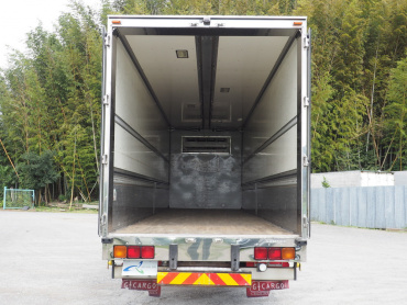 いすゞ ギガ 冷凍ウイング 大型 QKG-CYJ77A 年式 H25[写真27]