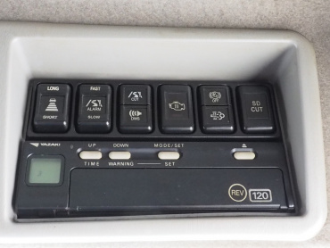 いすゞ ギガ 冷凍ウイング 大型 QKG-CYJ77A 年式 H25[写真42]