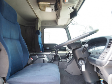 いすゞ ギガ 冷凍ウイング 大型 QKG-CYJ77A 年式 H25[写真37]