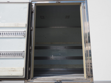 いすゞ ギガ 冷凍バン 大型 QKG-CYJ77A 年式 H27 [写真16]