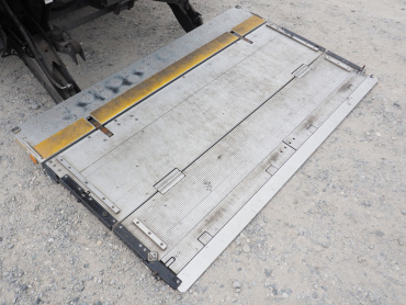 いすゞ エルフ 冷凍バン 小型 SKG-NPR85AN 年式 H24 [写真15]