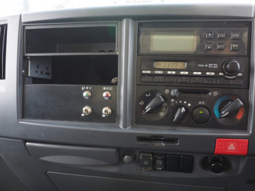 いすゞ エルフ 冷凍バン 小型 SKG-NPR85AN 年式 H23 [写真32]