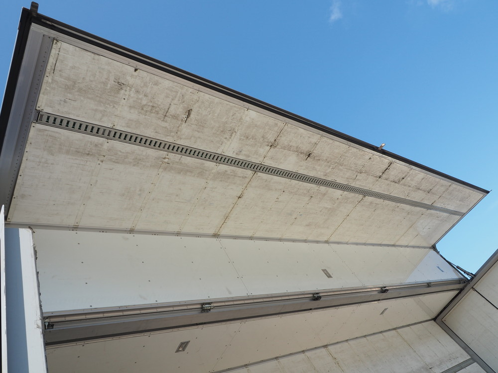 いすゞ ギガ ウイング車 大型 LKG-CYJ77A 年式 H24[写真20]