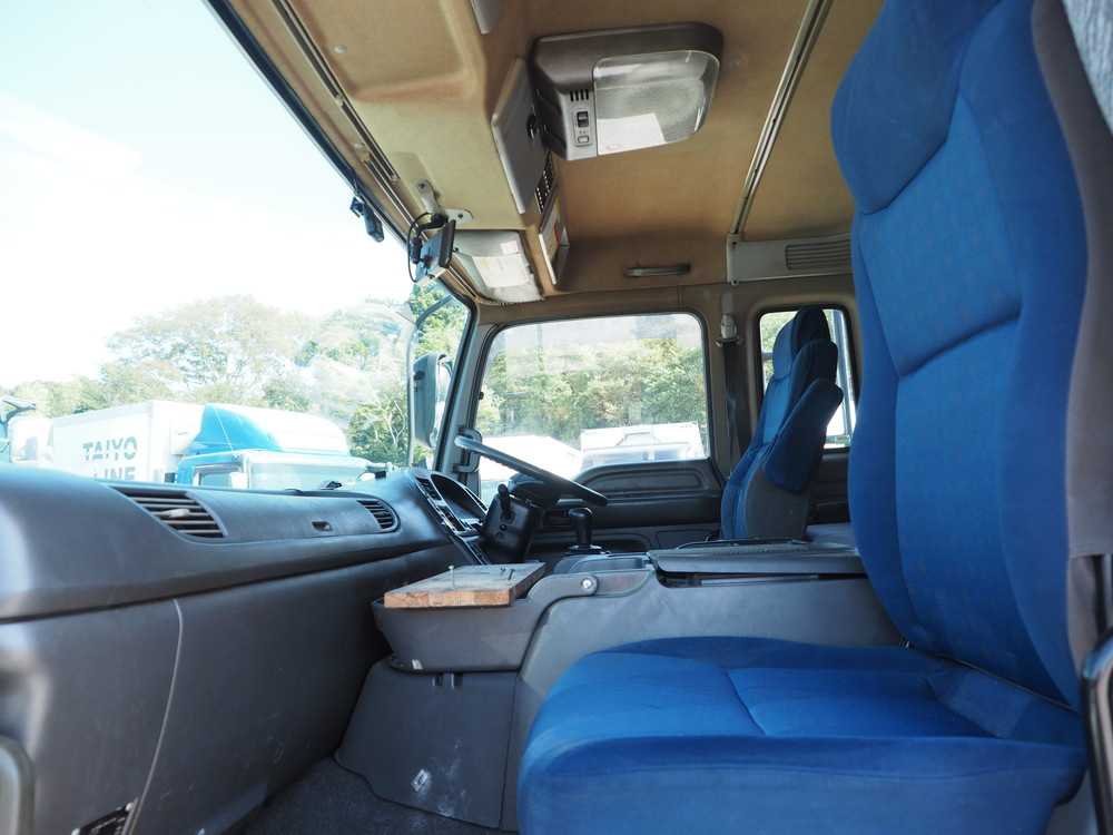 いすゞ ギガ ウイング車 大型 LKG-CYJ77A 年式 H24[写真44]