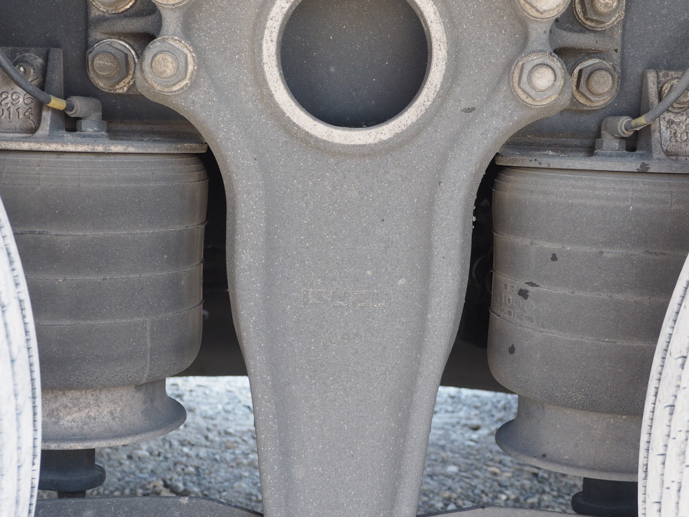 いすゞ ギガ ウイング車 大型 LKG-CYJ77A 年式 H24[写真46]