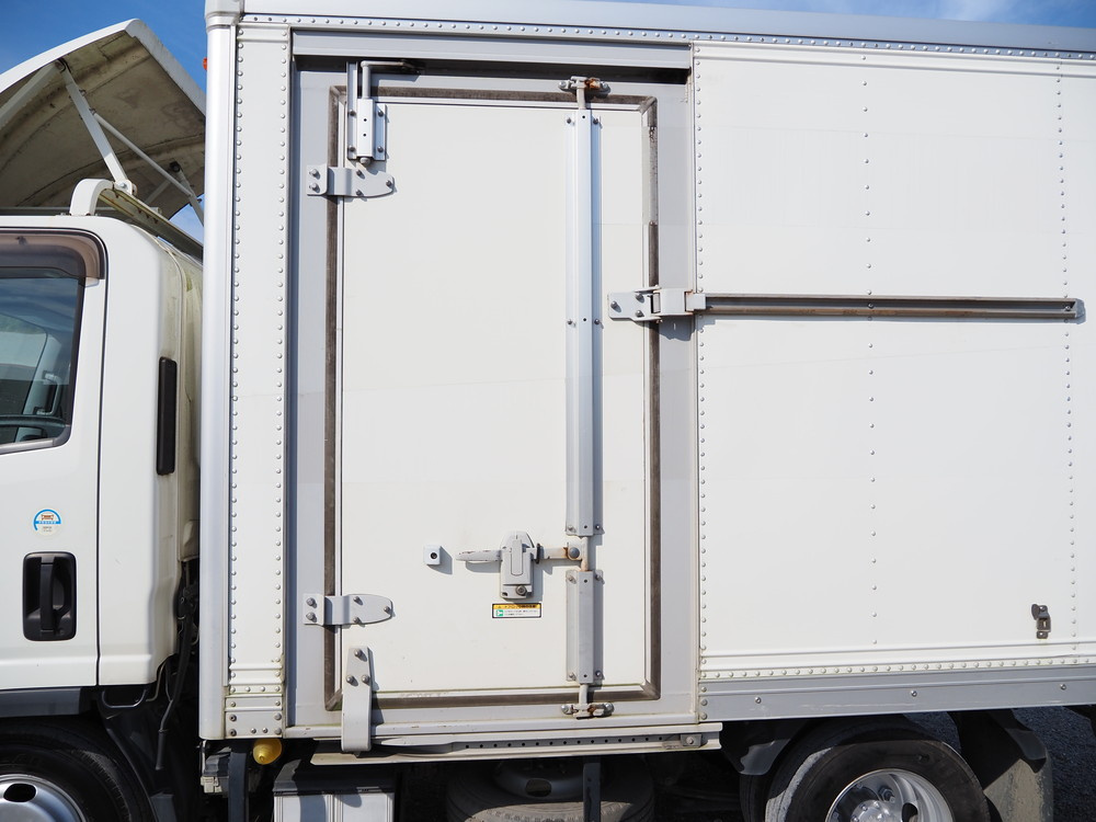 いすゞ エルフ バン車 小型 TRG-NLR85AN 年式 H27[写真16]