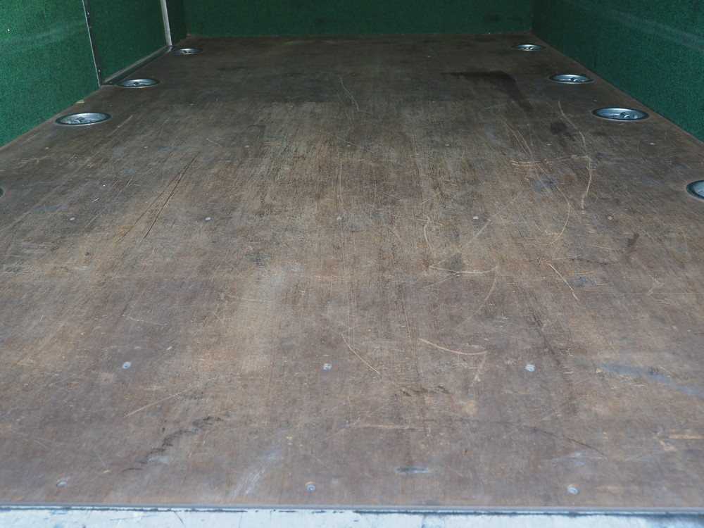 いすゞ エルフ バン車 小型 TRG-NLR85AN 年式 H27[写真22]