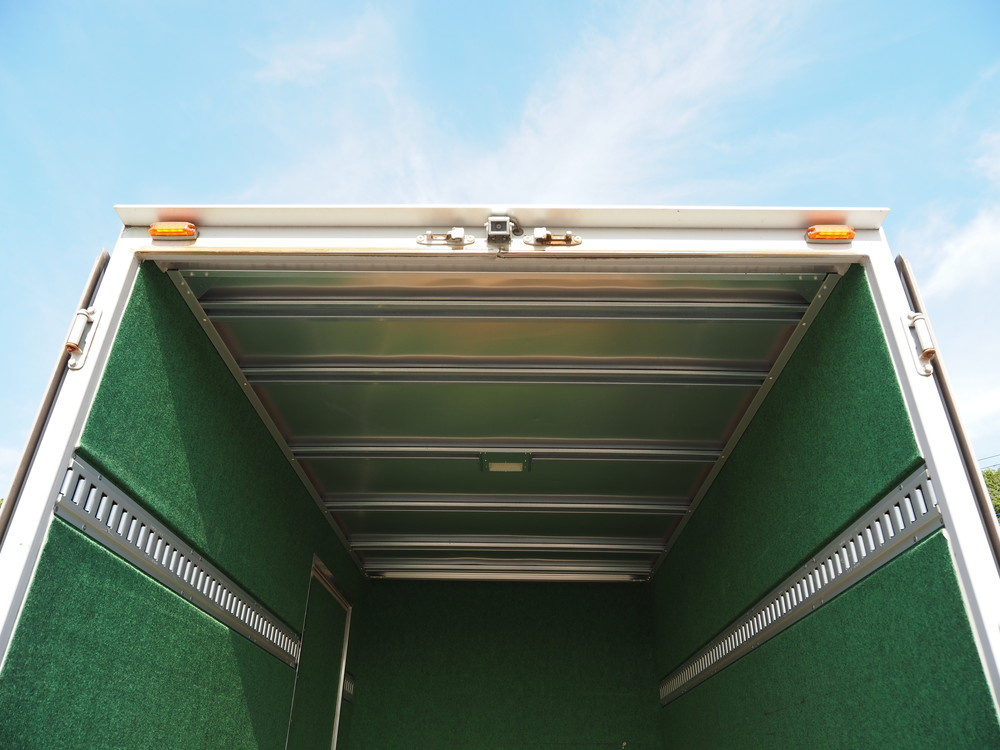 いすゞ エルフ バン車 小型 TRG-NLR85AN 年式 H27[写真25]