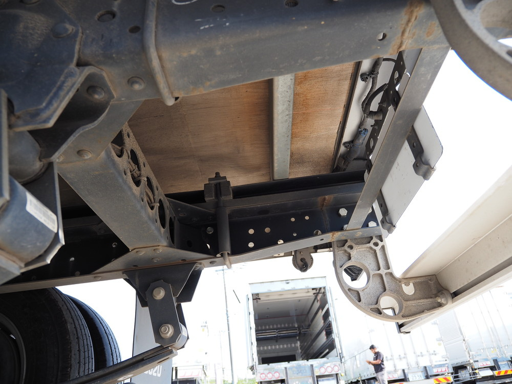 いすゞ エルフ バン車 小型 TRG-NLR85AN 年式 H27[写真43]