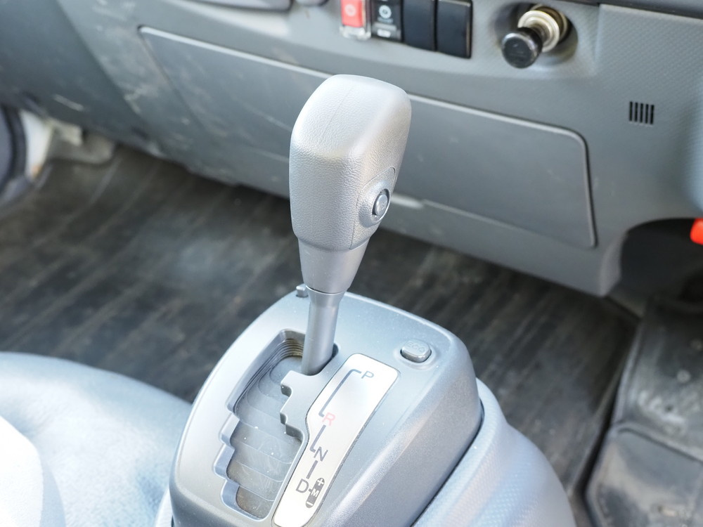 いすゞ エルフ バン車 小型 TRG-NLR85AN 年式 H27[写真34]